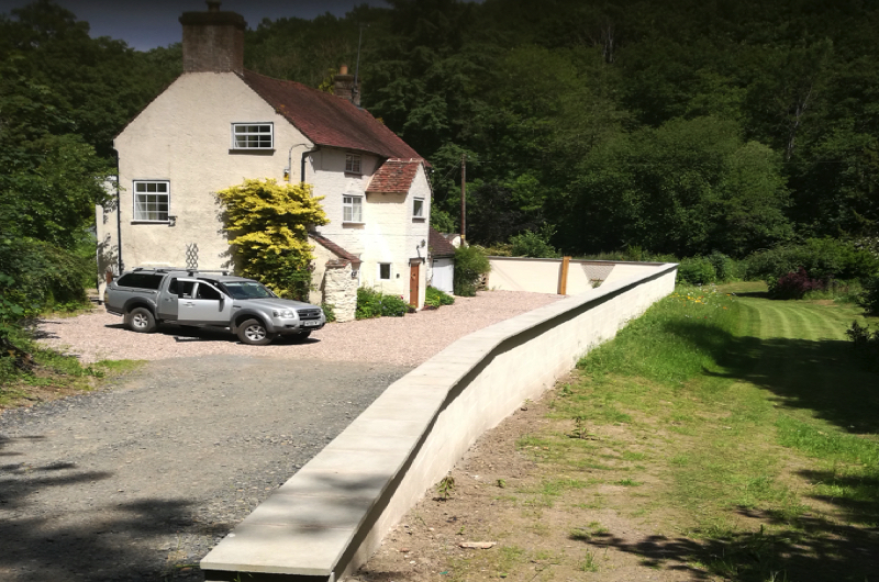 Flood defense wall, flood defence walls
